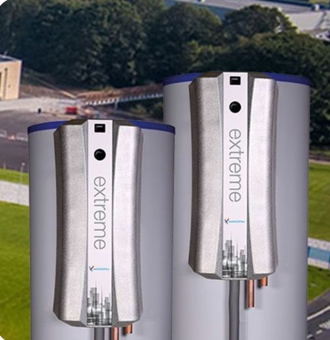 Combining the advantages of a hot water heater and storage Building