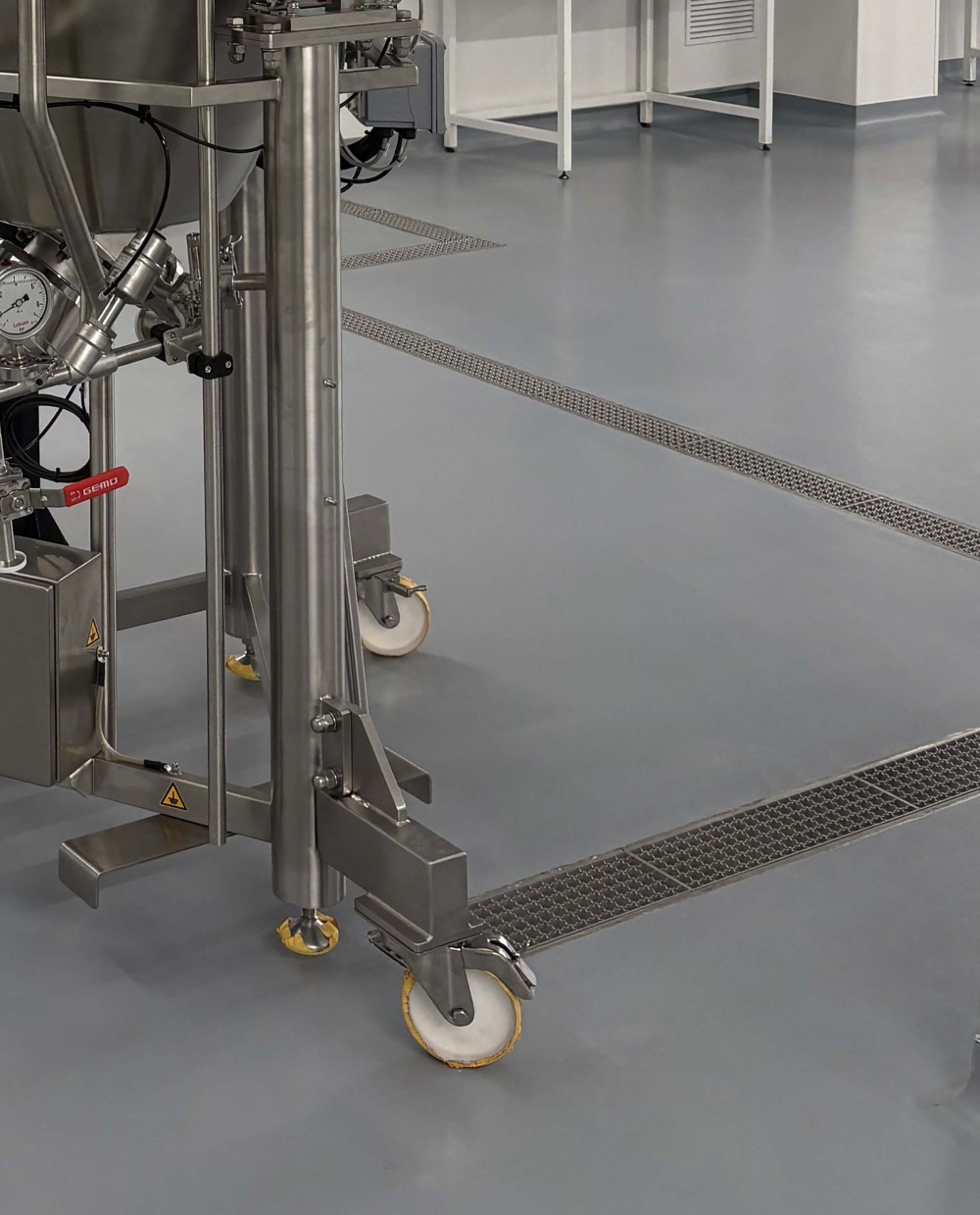 Harmer Modular 135 from Alumasc specified for laboratory expansion ...