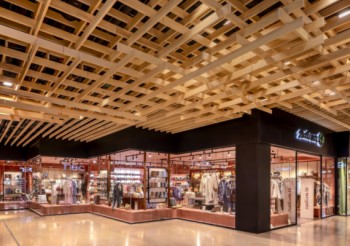 Multilayer CombiLine Ceiling Transforms Illa Diagonal&rsquo;s Interior