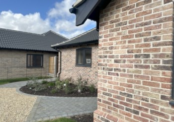 VANDERSANDEN BRICKS HELP ROOT HOMES IN THEIR SURROUNDINGS