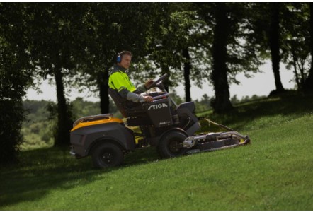 STIGA ePark Pro: The Iconic Front Mower Goes Electric