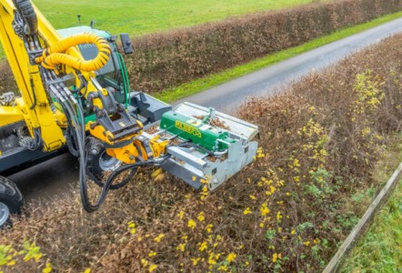 Well-groomed Hedges Now Simpler and More Cost-effective with Rotary Hedgecutter